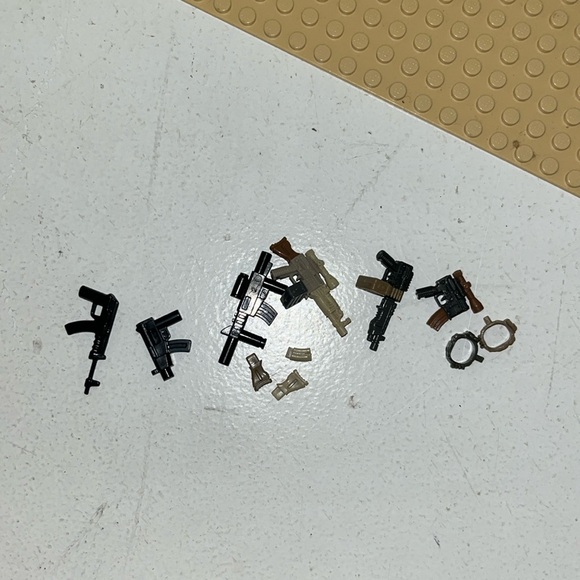 Call of Duty Megabloks 2013 Set of 6 figures and weapons - Picture 7 of 12